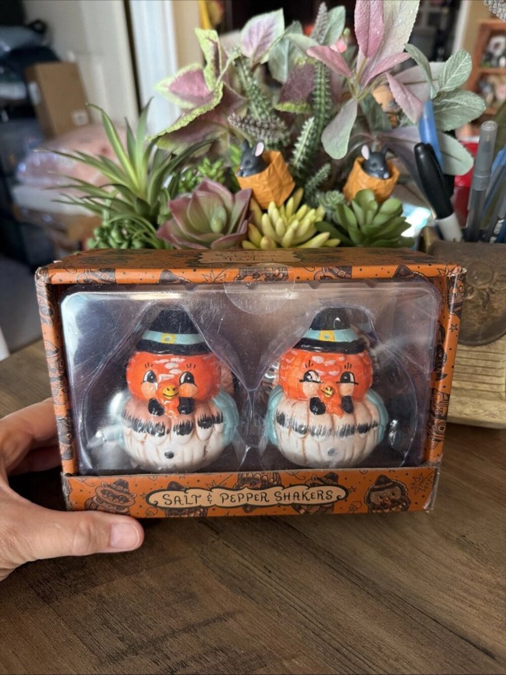 JOHANNA PARKER Set Of 2 Pilgrim Turkey Salt And Pepper Shakers - NEW